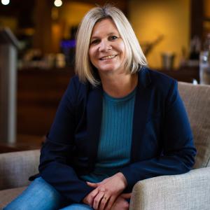 Ms Teresa Heuzenroeder